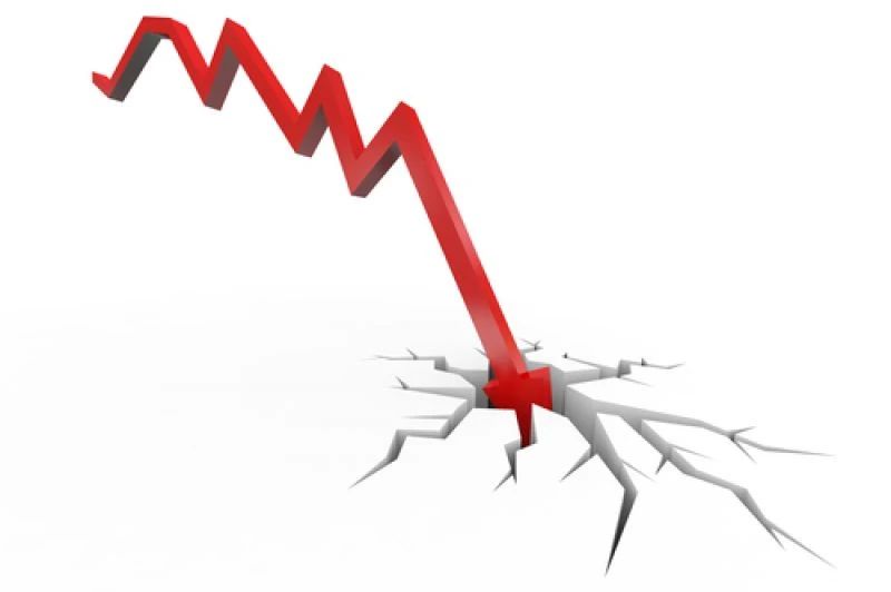 Falling endlessly! The surplus pattern of lithium carbonate remains unchanged, and the futures price has hit a new low since its listing. When will it bottom out?